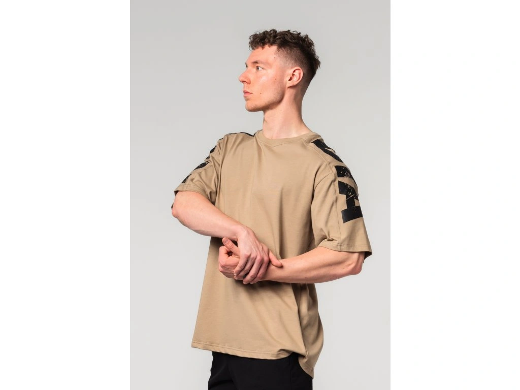 Nebbia Oversized T-Shirt Lifting Club 353 - light brown